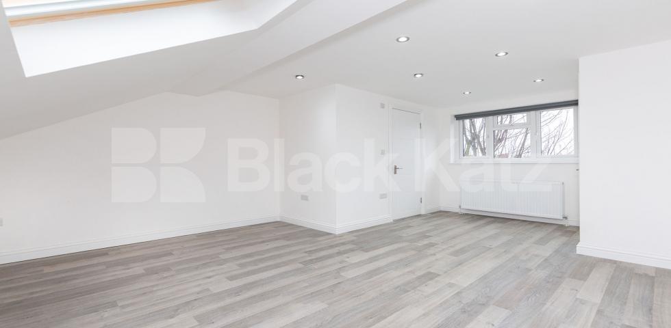 			3 Bedroom, 2 bath, 1 reception Apartment			 Portland Gardens, Harringey N4